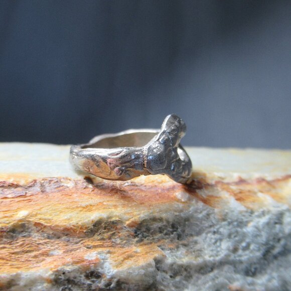 Abstract Molten Metal Ring, White Copper Twisted Vine - Picture 4 of 7